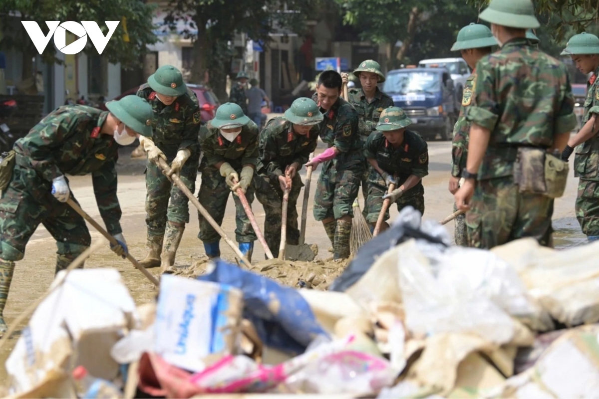 Phòng chống dịch bệnh sau lũ, những lưu ý "sống còn" cho người dân